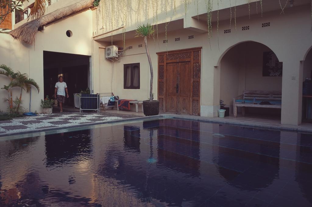 Berawa Beach Surfstay チャングー エクステリア 写真