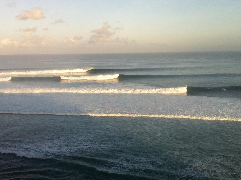 Berawa Beach Surfstay チャングー エクステリア 写真